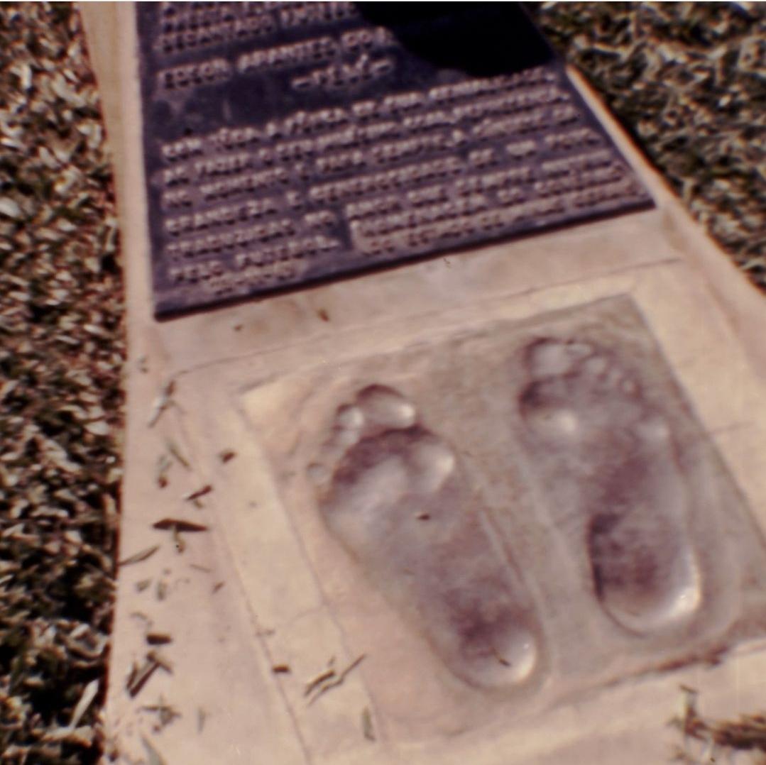 60s in Belo Horizonte 🇧🇷 This still frame it comes from an old 8mm film and shows Pele's footprints outside the Mineirão, one of Brazil's most iconic football stadiums!