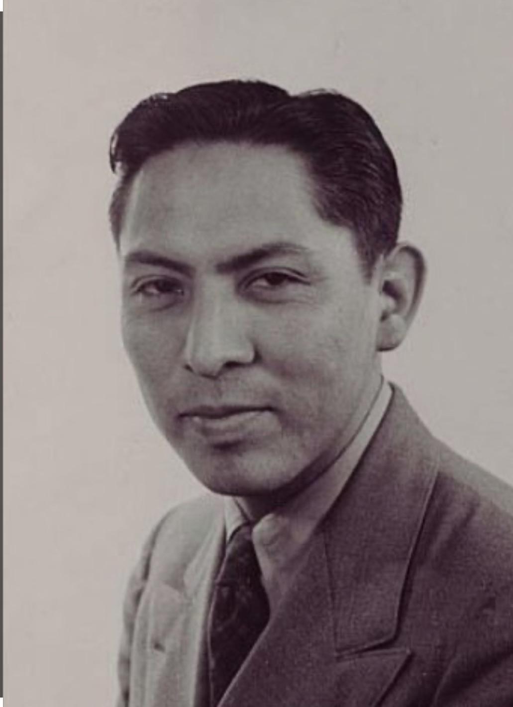 乔·梅迪辛·克罗博士，克劳部落最后一位战争酋长。二战期间在美军服役时，他完成了成为战争酋长的四项传统要求：带领袭击德军阵地并缴械俘虏，以及偷走他们的马匹。2016年去世，享年102岁。
