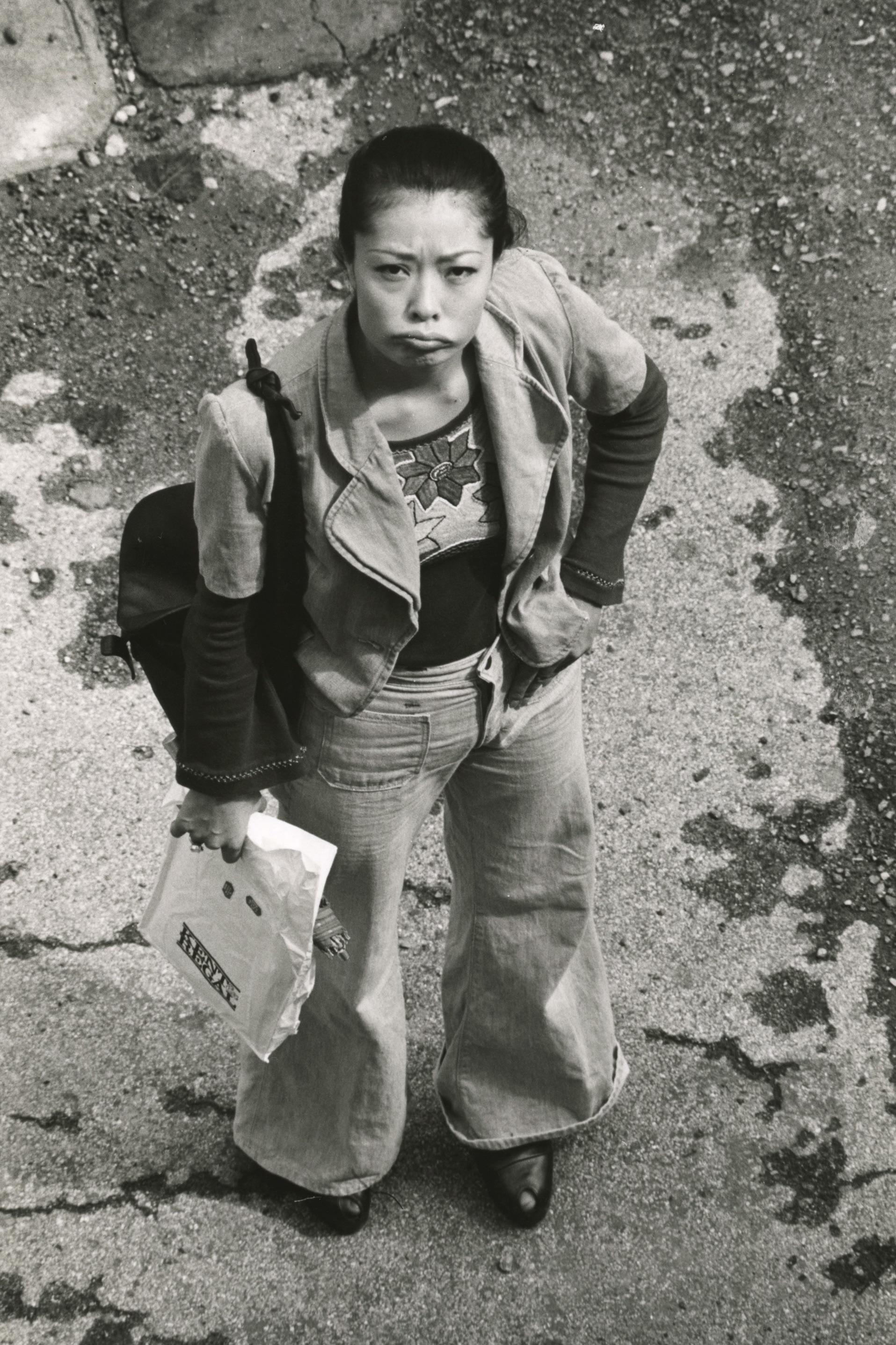 1974年，深濑昌久拍摄了他的妻子洋子。这张照片名为《洋子》