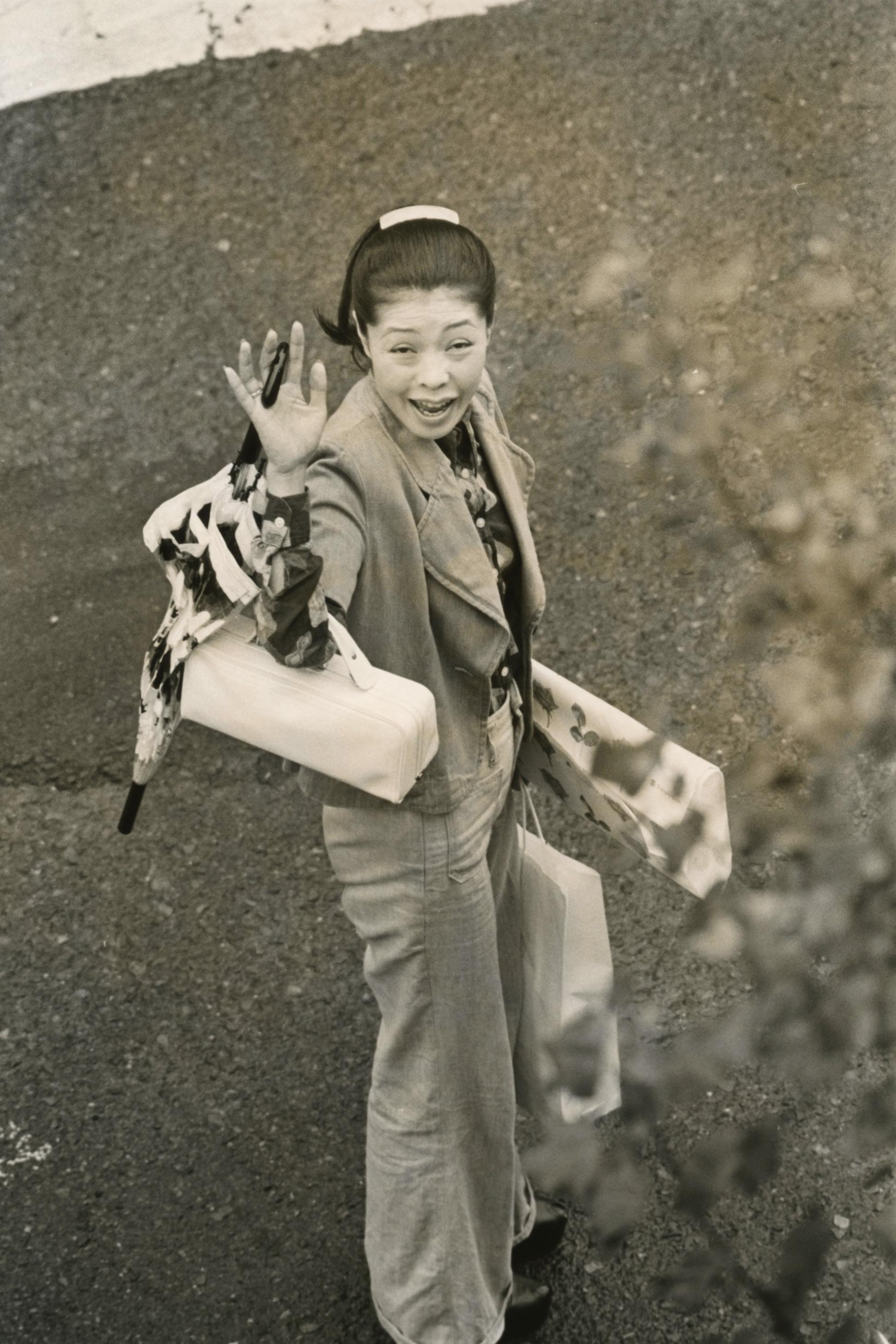 1974年，深濑昌久拍摄了他的妻子洋子。这张照片名为《洋子》