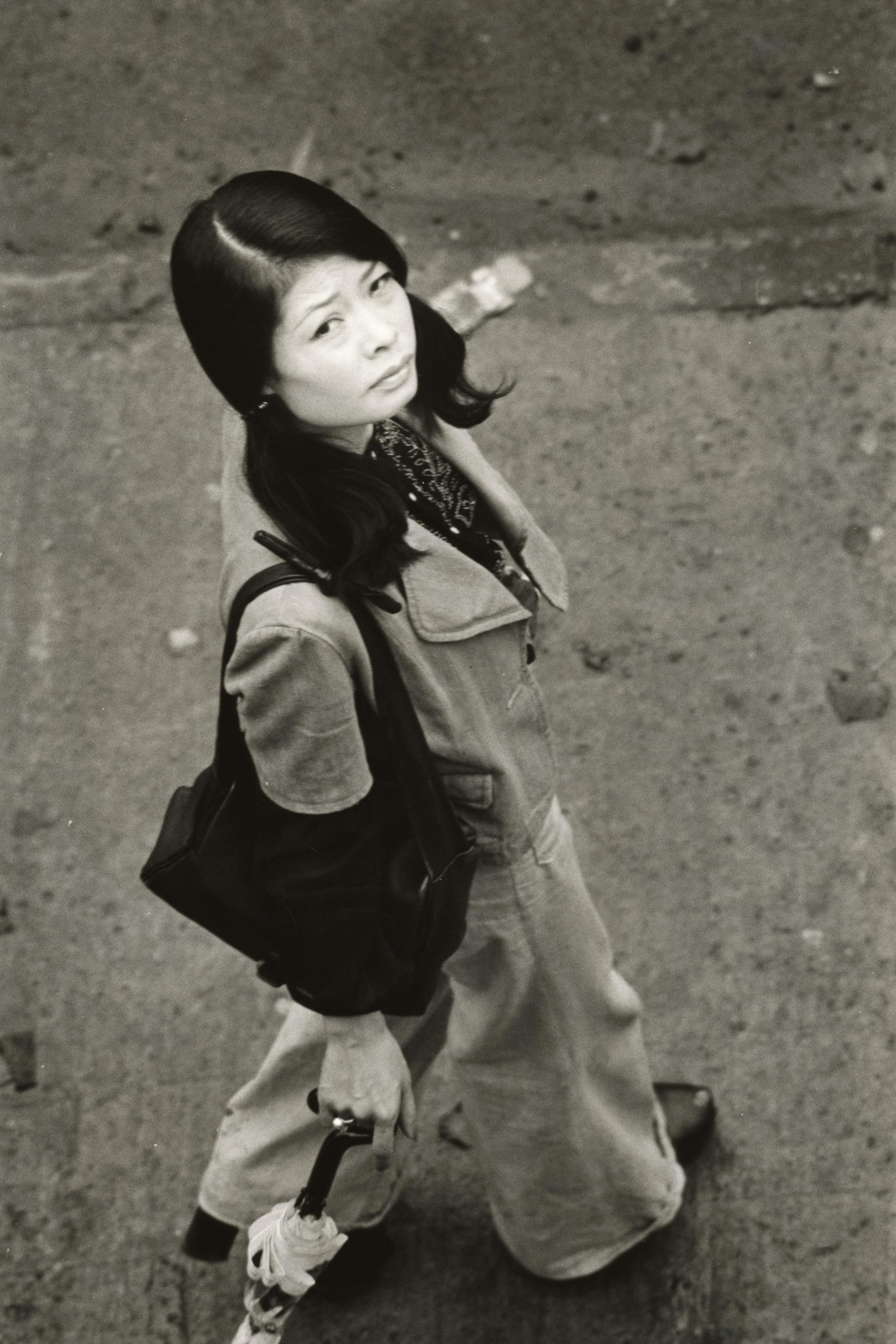 1974年，深濑昌久拍摄了他的妻子洋子。这张照片名为《洋子》