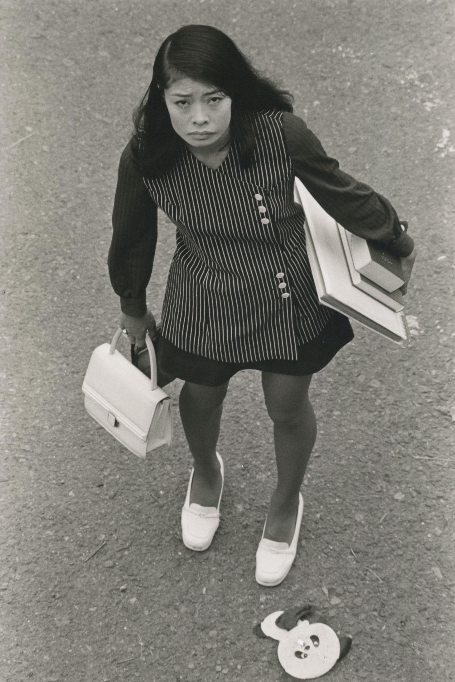 1974年，深濑昌久拍摄了他的妻子洋子。这张照片名为《洋子》