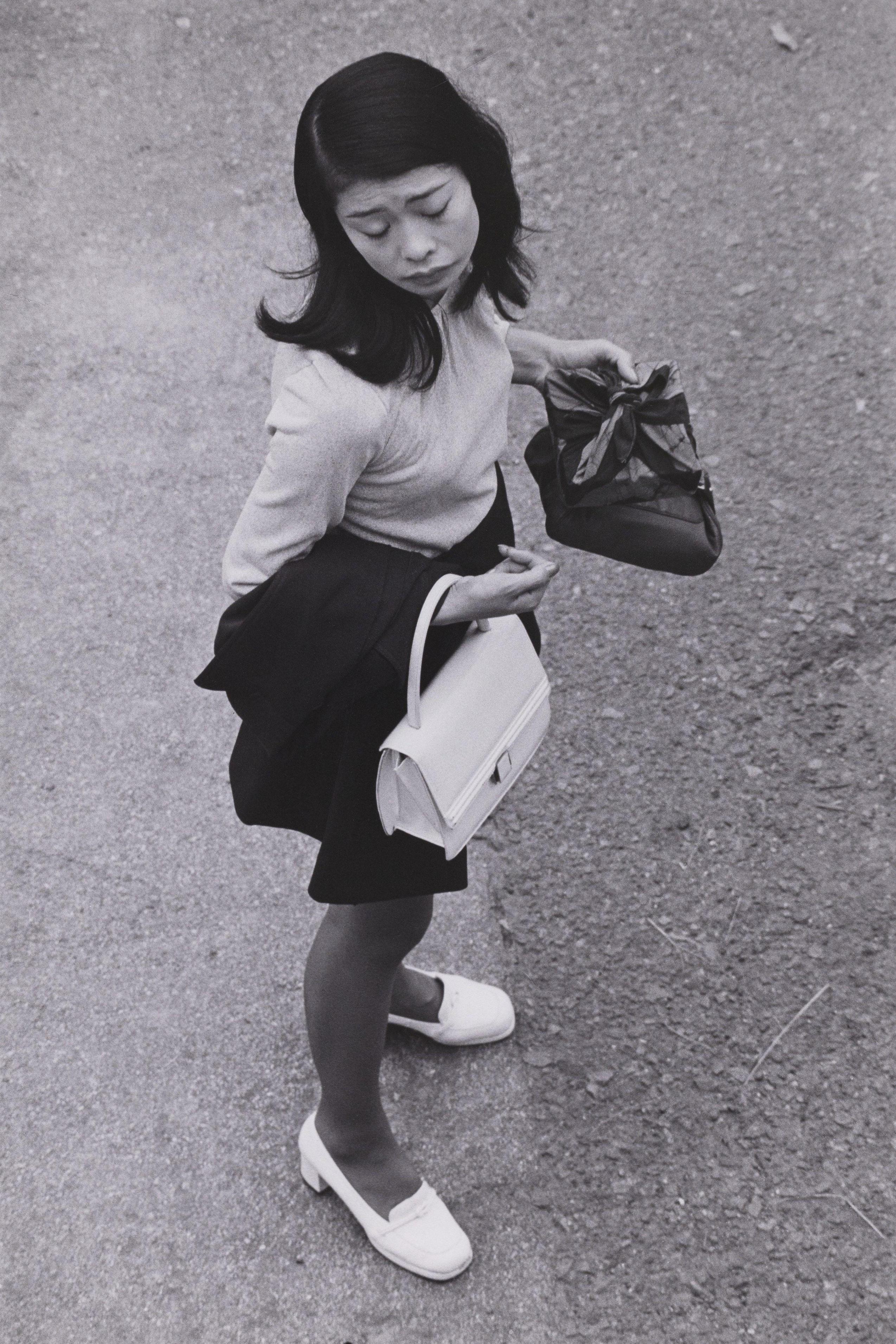 1974年，深濑昌久拍摄了他的妻子洋子。这张照片名为《洋子》