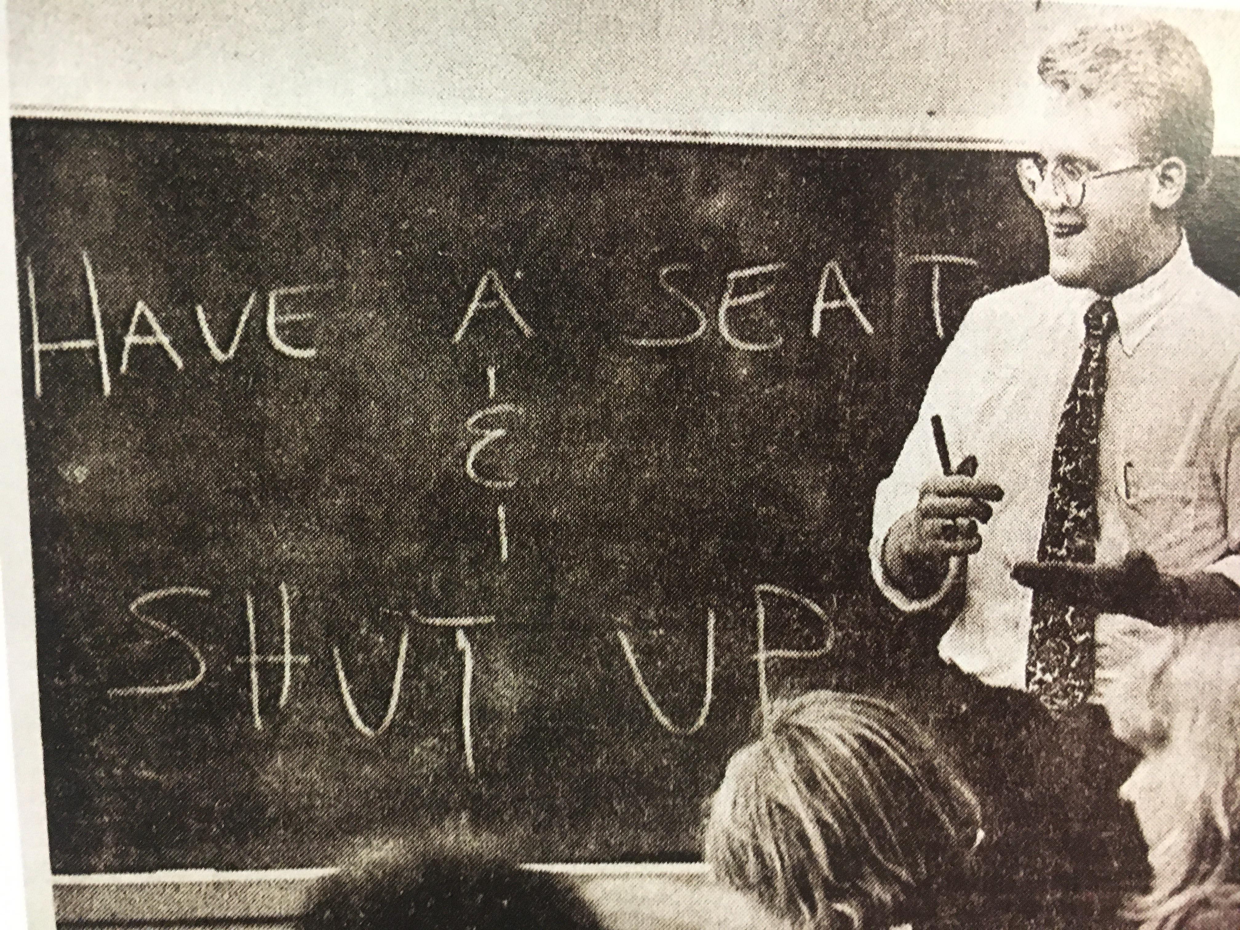 我的物理老师今天退休了，这是他第一天上班的样子