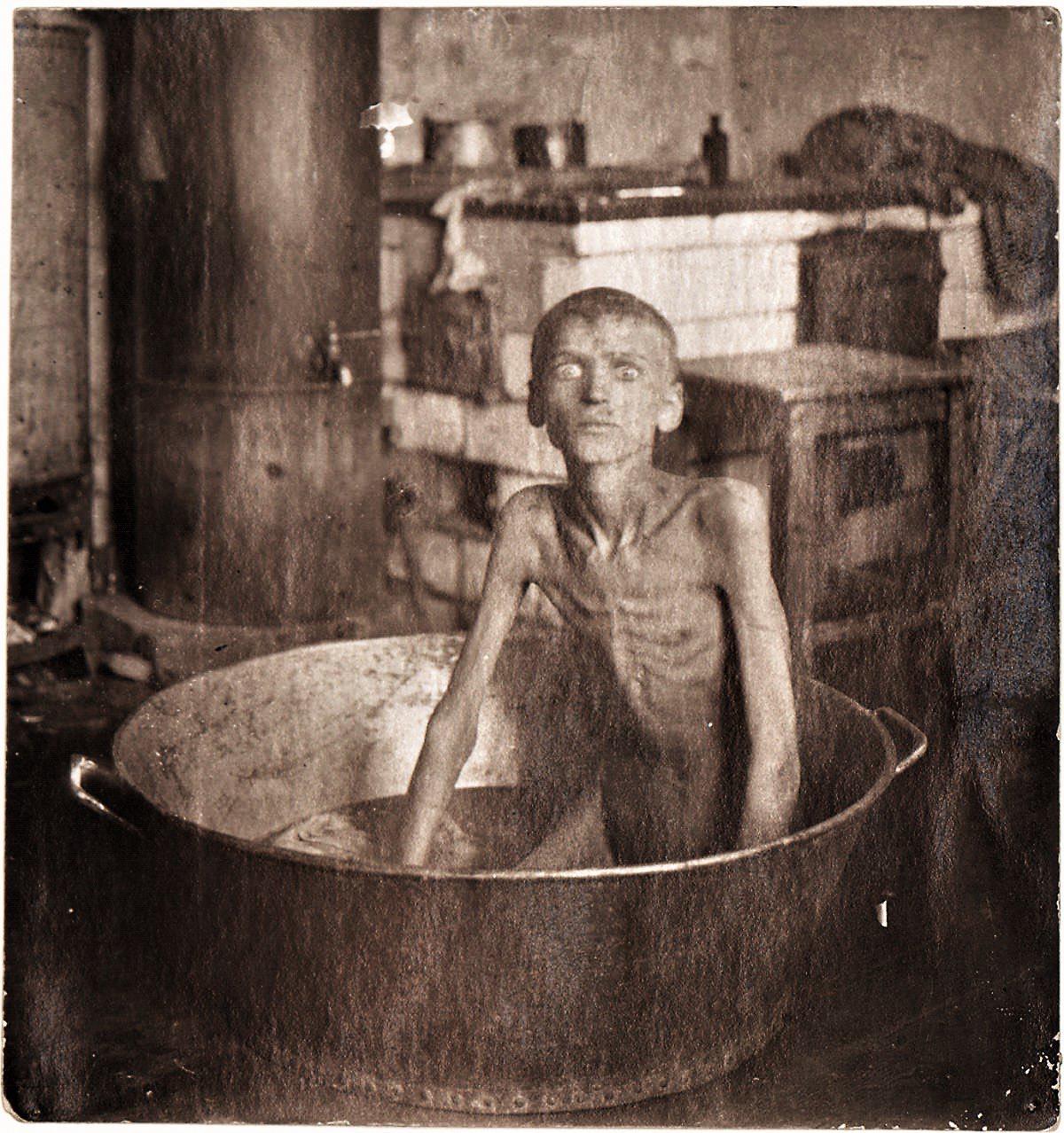 100年前今天（1921年3月11日）——布拉戈耶夫格勒村一名饥饿的男孩