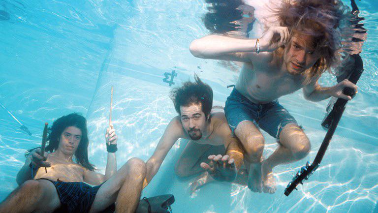 涅槃乐队在为专辑《Nevermind》拍照期间，1991年