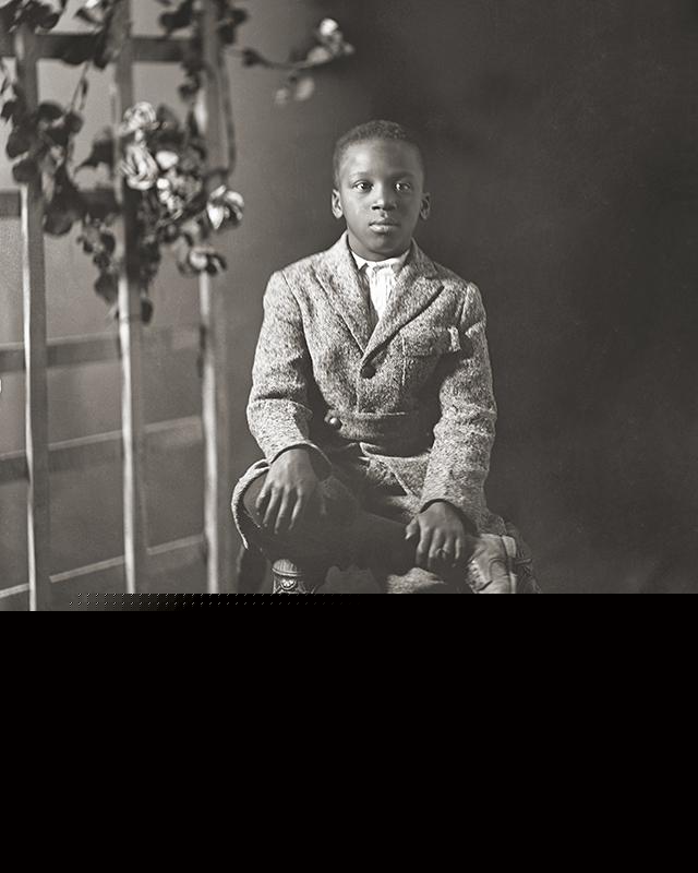 这个男孩的照片拍摄于加利福尼亚州洛杉矶，约1920年代。一个悲催的故事